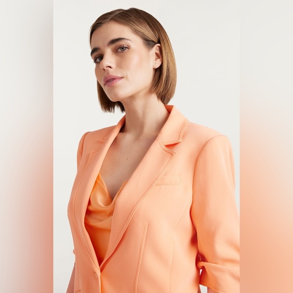 CINQ A SEPT Khloe Blazer
Retail 395 usd - Picture 3 of 6